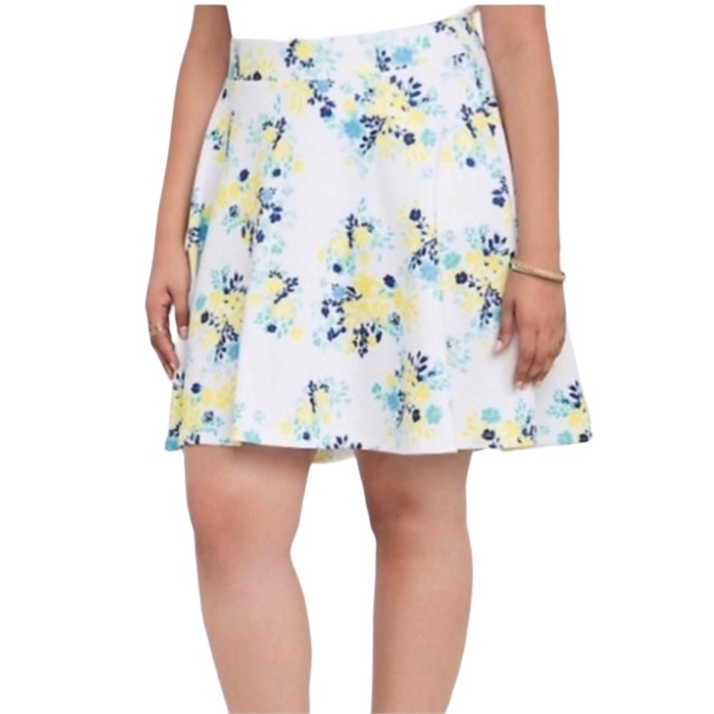 TORRID Floral Scuba Skater Skirt Sz 2